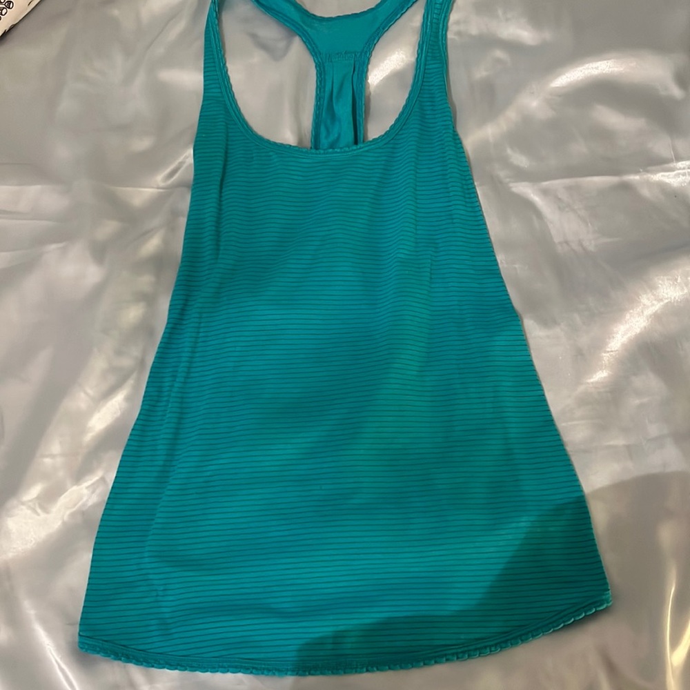 teal lululemon tank